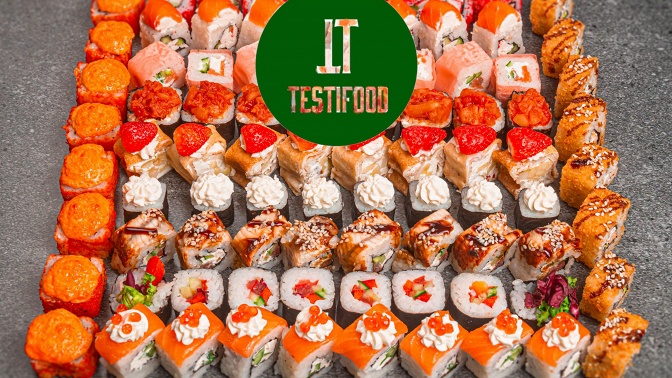 Сет из роллов суши роллы и другие блюда кухни японии