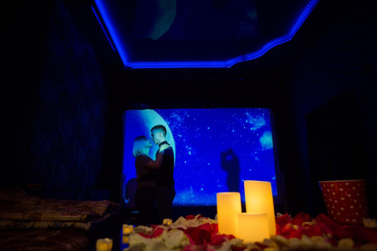 вип комната в кинотеатре. кинотеатр для двоих волгоград. кинотеатр санкт-петербург синема. современный кинотеатр. аренда кинозала спб.