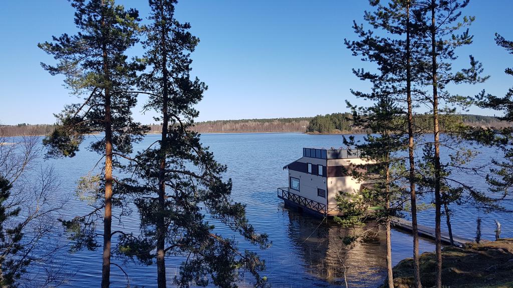 Хаусбот Карелия Houseboat