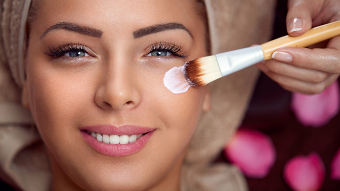 Чистка или пилинг лица