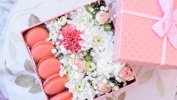 Подарочные коробки с живыми цветами | Служба доставки цветов г. Славгород Алтайский край