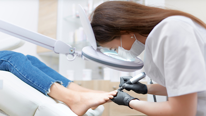 Маникюр и педикюр