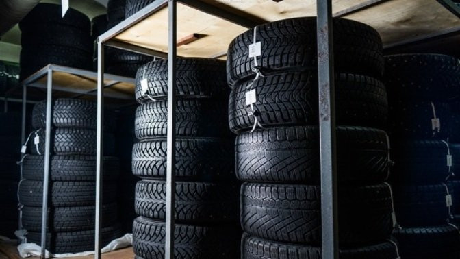 Хранение автомобильных шин на складе. Шинный центр акко. Сезонное хранение шин. Хранение шин. Хранение шин ростов на дону.