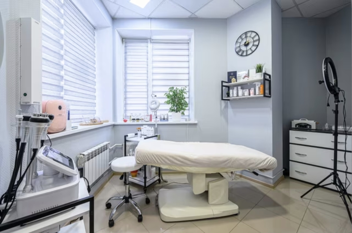 Чистка или пилинг лица