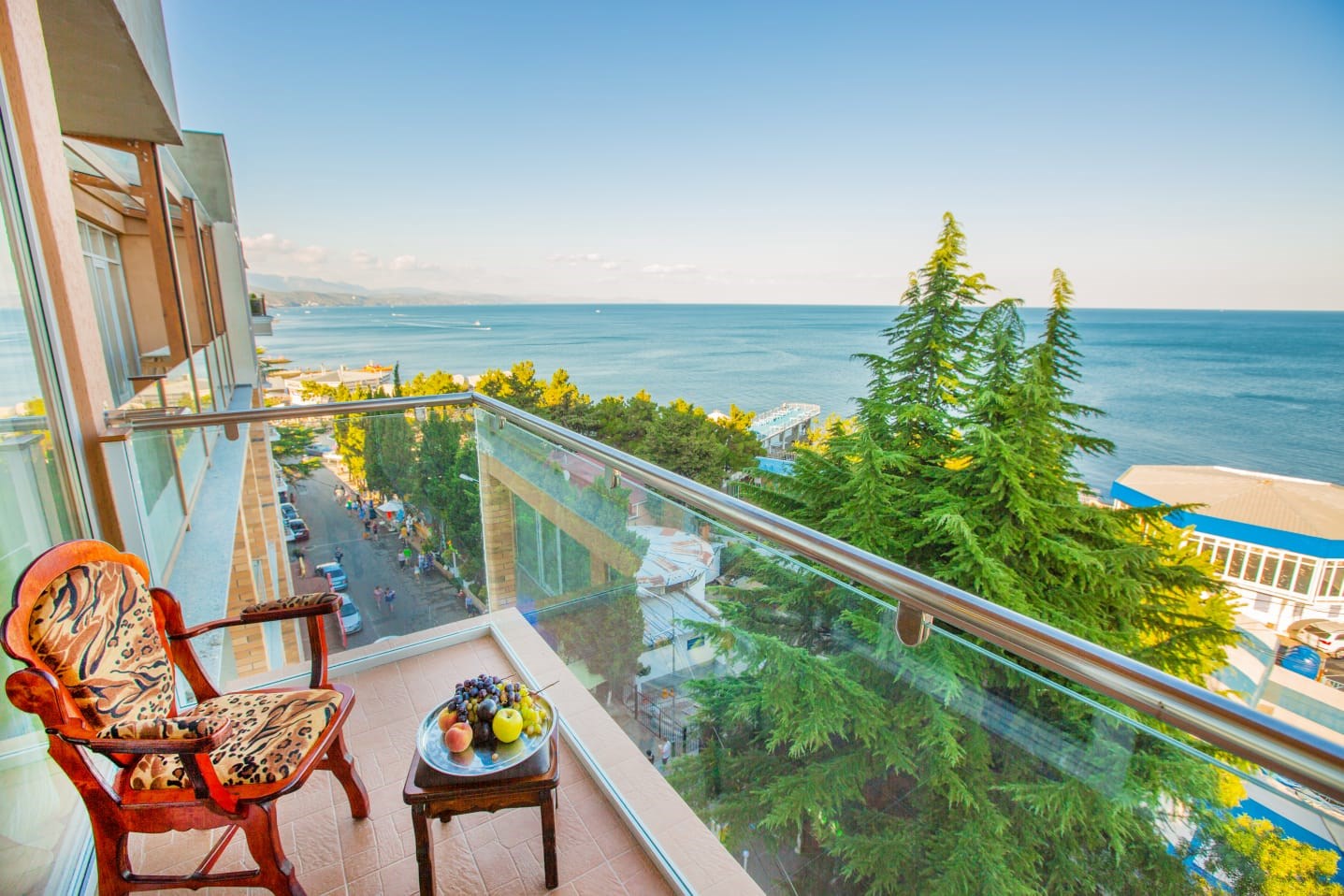 Отдых в Крыму на берегу Черного моря в отеле Art House Hotel