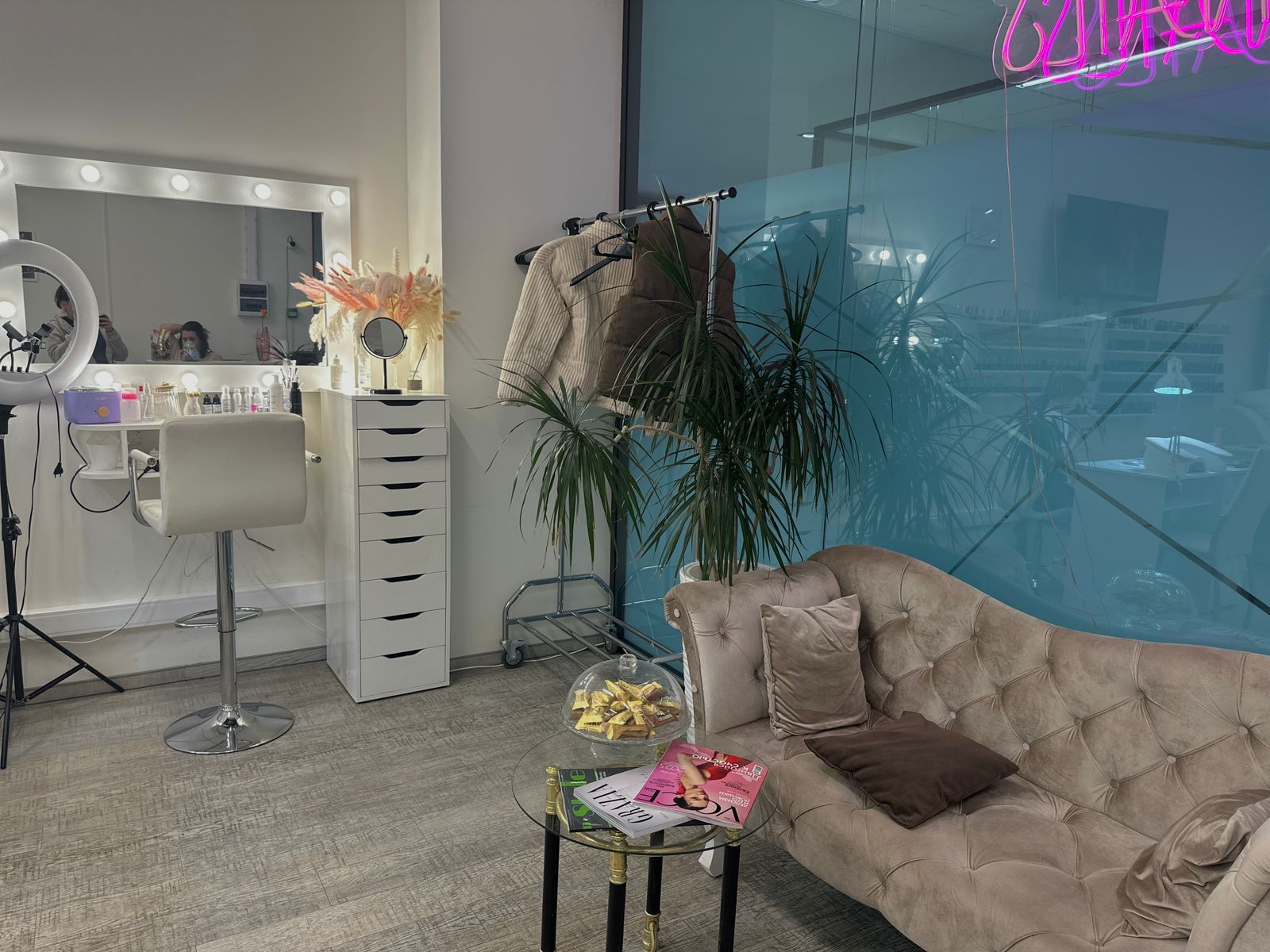 Маникюр и smart-педикюр