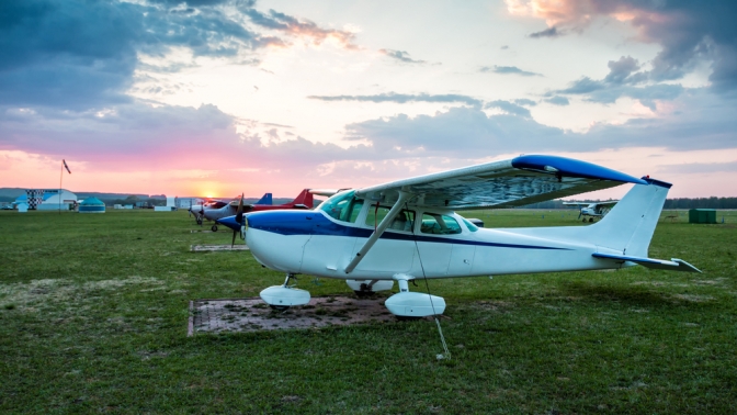 ОзнакомительныйполетнасамолетеCessna-172свыполнениемэлементовотавиационногоклубаJustFlight(20250руб.вместо33750руб.)