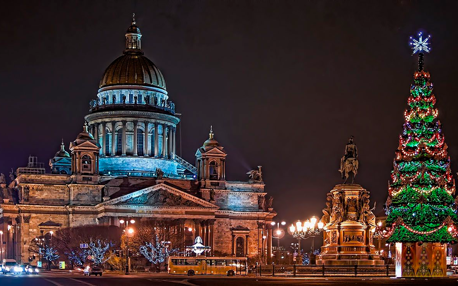 Новогодняя ночь в санкт петербурге. Новогодний Питер Исакиевский собор. Исаакиевский собор елка. Исаакиевская площадь новый год. Санкт-Петербург 2021.