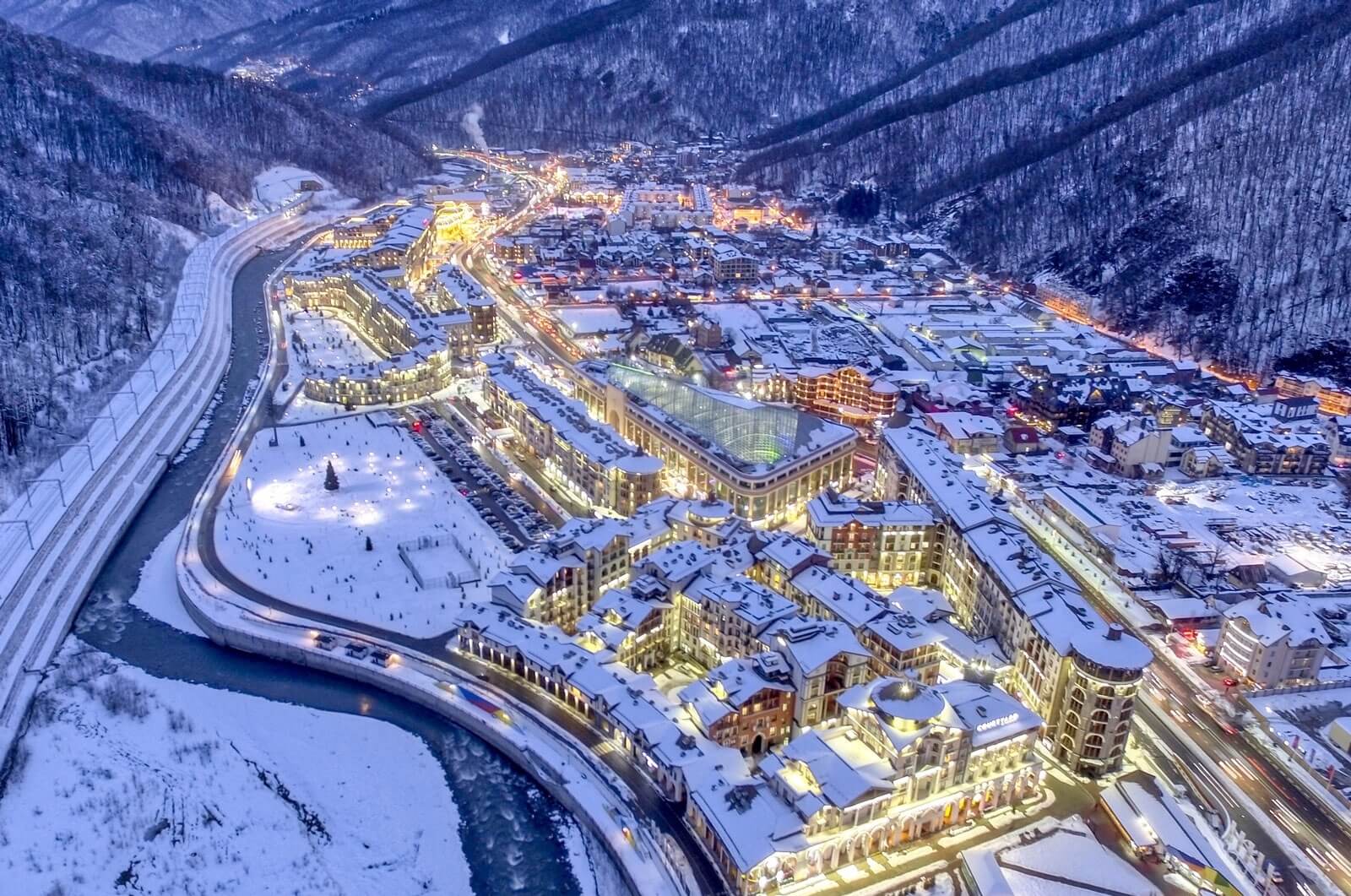 Краснодарский край в декабре. Роза Хутор горнолыжный курорт Эсто садок. Роза Хутор Эсто садок. Сочи горки 540. Горная Карусель (красная Поляна, Сочи).