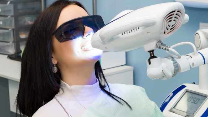 отбеливание зубов в стоматологии зум