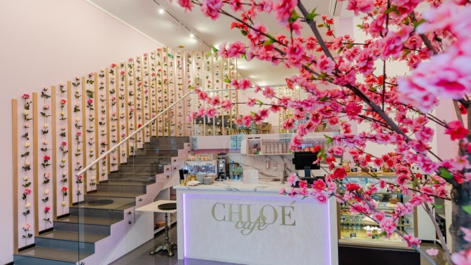 Всё меню, десерты и безалкогольные напитки в Chloe Cafe