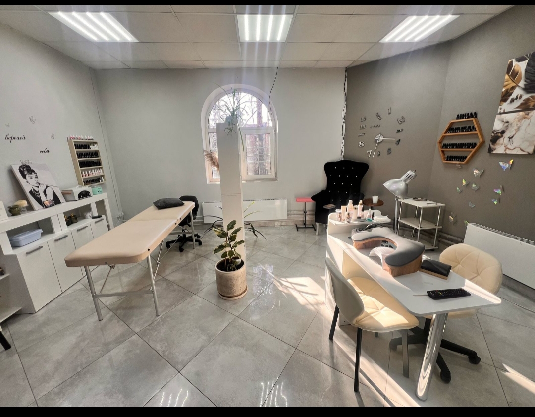 Маникюр и педикюр