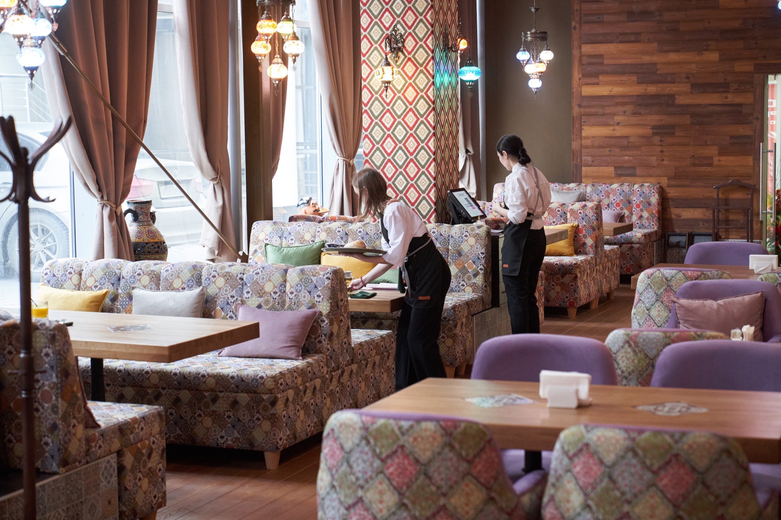 Чайхона кафе набережные челны сайт. Чайхона павлин мавлин. Чайхана тянья каширское ш. Кафе чайхана преображенская площадь. Чайхона лаунж 1.